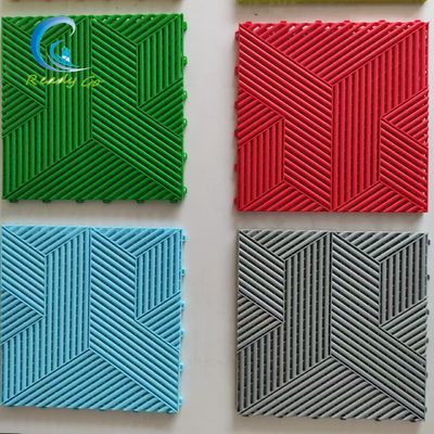 গ্যারেজের জন্য ডিজাইন করা ইন্টারলকিং টাইল যা দীর্ঘস্থায়ী পারফরম্যান্স প্রদান করে